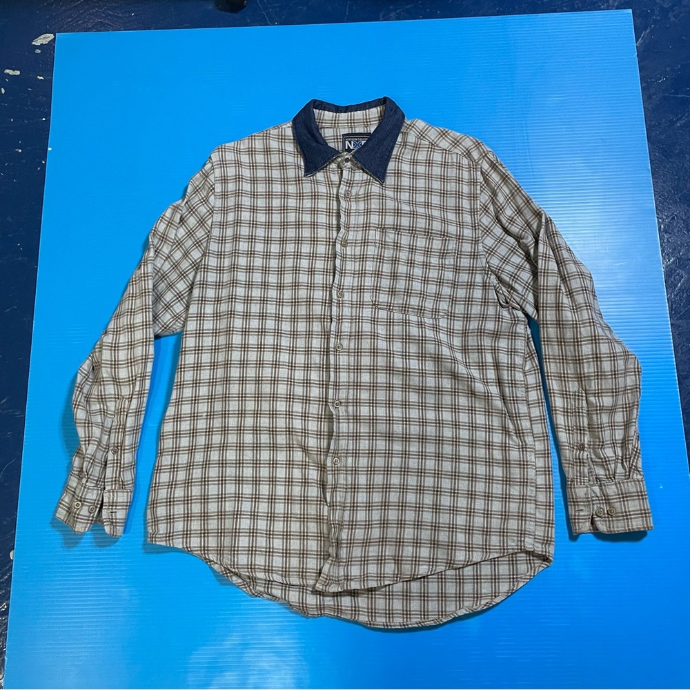 Men's Plaid Shirt with Navy Collar‎